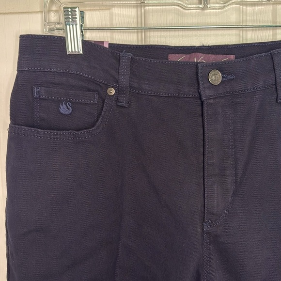 NWT Gloria Vanderbilt Slimming Blue Jeans - Picture 3 of 7